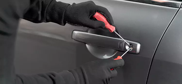 Locked Out of Car Help Palm River-Clair Mel