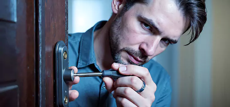 Eviction Locksmith Palm River-Clair Mel