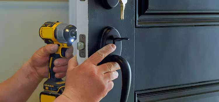 Mobile Automotive Locksmith Palm River-Clair Mel