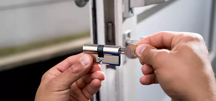 Lock Change Locksmiths Palm River-Clair Mel
